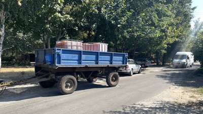 Причіп трактора: амбростоп для боротьби з амброзією Причіп трактора: амбростоп для боротьби з амброзією