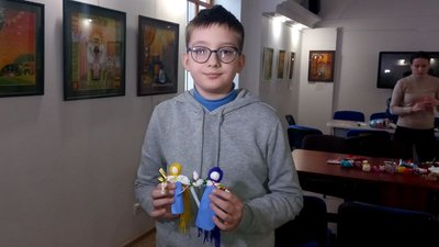 У Сумах організували майстер-клас із виготовлення ляльок-мотанок У Сумах організували майстер-клас із виготовлення ляльок-мотанок