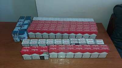 Приховані 140 пачок сигарет виявили прикордонники в мікроавтобусі українця Приховані 140 пачок сигарет виявили прикордонники в мікроавтобусі українця