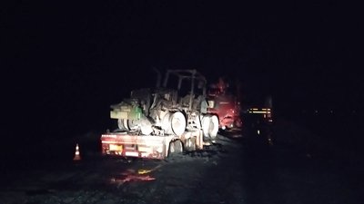 На Черкаській трасі згоріли автомобільний трал та трактор