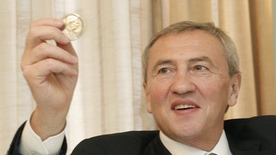 "Закликав визнати кордони "ДНР" та "ЛНР". 
Ексмеру Києва Черновецькому повідомили про підозру