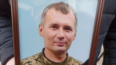 Загинув у бою на Донеччині: у Житомирі попрощалися з військовослужбовцем Олександром Загурським Загинув у бою на Донеччині: у Житомирі попрощалися з військовослужбовцем Олександром Загурським