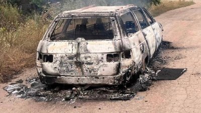 Зелений гай, згоріле авто