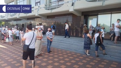До відкриття — 300 охочих. У Сумах запрацював центр масової вакцинації До відкриття — 300 охочих. У Сумах запрацював центр масової вакцинації