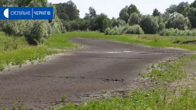 У Великих Осняках пересох витік Стрижня: місцеві намагаються врятувати річку