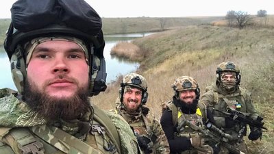 "Ворога не варто недооцінювати": боєць з Тернопільщини воює в лавах "Азову" "Ворога не варто недооцінювати": боєць з Тернопільщини воює в лавах "Азову"