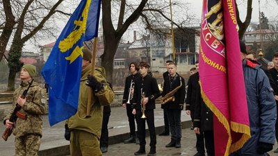 В Ужгороді вшанували загиблих військових на території інших держав В Ужгороді вшанували загиблих військових на території інших держав