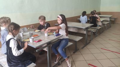 У школах Тернополя діти харчуються позмінно У школах Тернополя діти харчуються позмінно