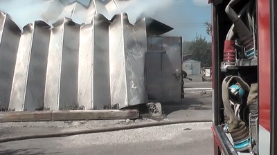 У Вінниці горів ангар побутової техніки У Вінниці горів ангар побутової техніки