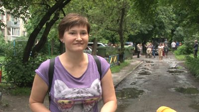 У Тернополі мешканці одного з будинків протестували — їхній двір не ремонтують У Тернополі мешканці одного з будинків протестували — їхній двір не ремонтують