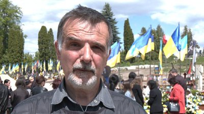 Андрій Голяченко, похорон кулеметника Віталія Тимківа Андрій Голяченко, похорон кулеметника Віталія Тимківа