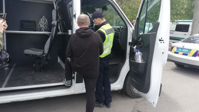 "Посилення контролю за безпекою": як на Полтавщині патрульні перевіряють стан маршруток "Посилення контролю за безпекою": як на Полтавщині патрульні перевіряють стан маршруток