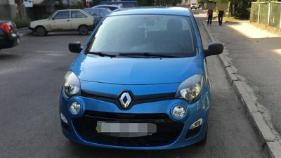 Неповнолітній серійний викрадач авто: поліція Рівненщини звітує про затримання парубка