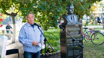 Читають вірші фото: Суспільне Донбас Читають вірші фото: Суспільне Донбас