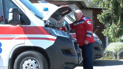Понад 1300 медиків екстренки працюють на Черкащині: на виклики прибувають за лічені хвилини Понад 1300 медиків екстренки працюють на Черкащині: на виклики прибувають за лічені хвилини