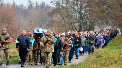 На Чернігівщині попрощалися з трьома захисниками України