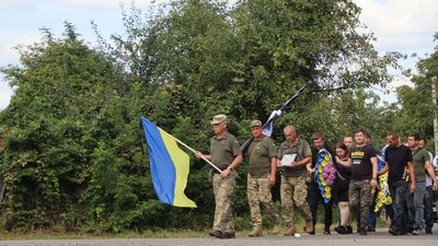 В Охтирці поховали десантника Олександра Гнітія В Охтирці поховали десантника Олександра Гнітія