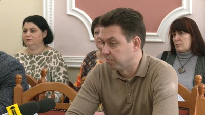 Начальник управління освіти у Чернігові Василь Білогура Начальник управління освіти у Чернігові Василь Білогура