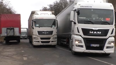 Електронну чергу перетину кордону планують запровадити на двох КПП на Закарпатті Електронну чергу перетину кордону планують запровадити на двох КПП на Закарпатті