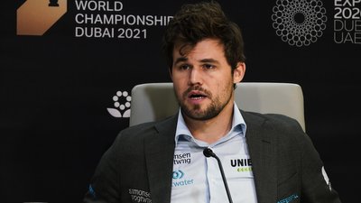 Чемпіон світу з шахів Карлсен відмовився грати з американським суперником через закиди у шахрайстві: що про це відомо