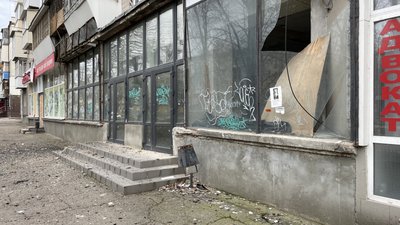 Херсон, обстріли, вітрина, 23 січня 2024 Херсон, обстріли, вітрина, 23 січня 2024