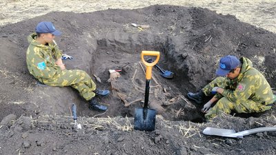 "Життя не вистачить, щоб всіх знайти": пошуковець – про експедиції на місці Барвінківського котла "Життя не вистачить, щоб всіх знайти": пошуковець – про експедиції на місці Барвінківського котла