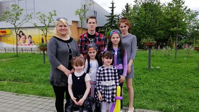 Багатодітна мати Зоя Соловйова шиє дитячі книжки з фетру Багатодітна мати Зоя Соловйова шиє дитячі книжки з фетру