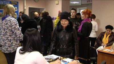 Є робота в закладах освіти, на парковках, у магазинах. У Дніпрі для переселенців з Луганщини проведуть ярмарок вакансій
