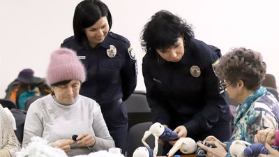 На Хмельничиині стартував проєкт «Бабусині зайці». Що це і для кого