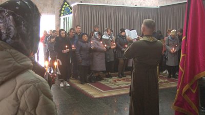 Церемонія прощання із Тарасом Носовим, 18 жовтня 2023. Фото: Суспільне Хмельницький Церемонія прощання із Тарасом Носовим, 18 жовтня 2023. Фото: Суспільне Хмельницький