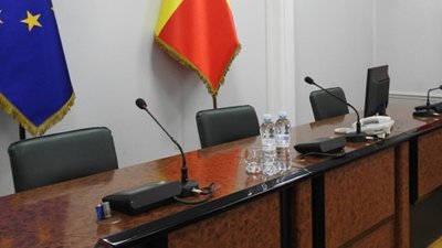 Фотограф, квіти і депутатські значки: скільки коштує проведення першої сесії Луцькради