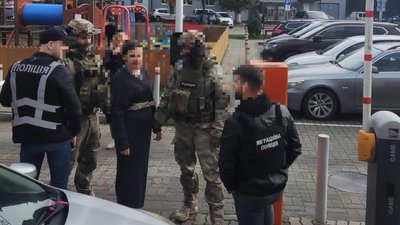 Очільницю благодійного фонду у Луцьку затримали за допомогу ухилянтам