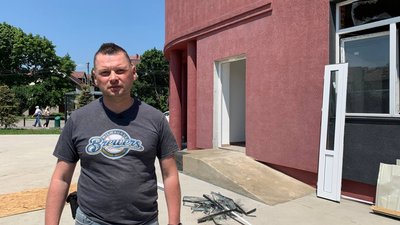 Власник будівлі Іван Батрин Власник будівлі Іван Батрин