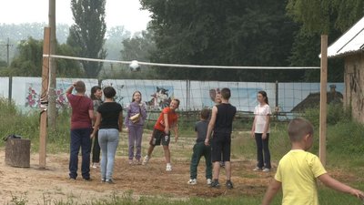 Відволікти від негативу: на Черкащині влаштували дозвілля для дітей з громад області та переселенців