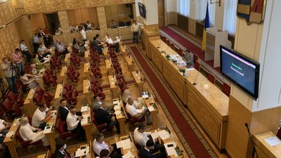 35 "За": на Закарпатті звільнили заступників голови облради