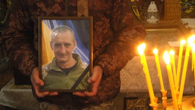 У Хмельницькому попрощались з Олександром Гаврилюком, Олегом Кубеєм, Олександром Чернецьким, Євгеном Бондарем У Хмельницькому попрощались з Олександром Гаврилюком, Олегом Кубеєм, Олександром Чернецьким, Євгеном Бондарем