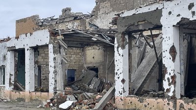 Школа, яка постраждала внаслідок обстрілів, 25 січня 2024 року. Школа, яка постраждала внаслідок обстрілів, 25 січня 2024 року.