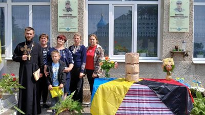 Володимир Глаголюк, Володимир Каратник, меморіальні дошки, вторгнення, памʼять