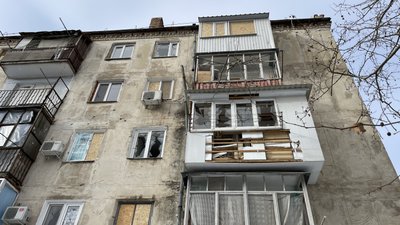 Повторна атака РФ по дитячому садку, пошкоджені багатоповерхівки: херсонці розповіли про наслідки обстрілів