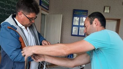 Вчителі волинського ліцею виготовили та передали військовим сотню сонячних панелей Вчителі волинського ліцею виготовили та передали військовим сотню сонячних панелей