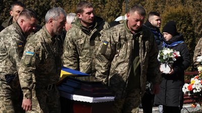 У Калуші на Франківщині попрощалися із двома героями, полеглими у російсько-українській війні