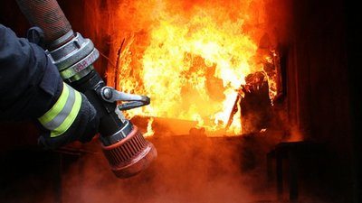 Шістьох мешканців Сум евакуювали з багатоповерхівки на Петропавлівській. Одна людина загинула