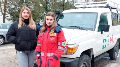 Історія фельдшерок "швидкої", які кілька разів потрапляли під обстрілЧернігівщини