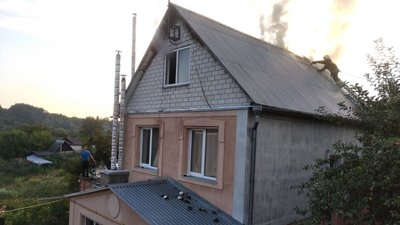 У Житомирі горів приватний житловий будинок У Житомирі горів приватний житловий будинок