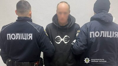 Поліцейські затримали чернігівця, підозрюваного у крадіжці сумки з грошима та документами