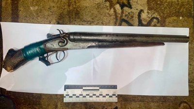 У Козятині чоловік стріляв у будинку