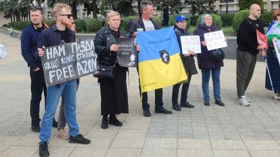 У Черкасах відбулася акція на підтримку полонених У Черкасах відбулася акція на підтримку полонених