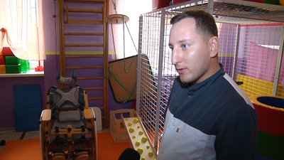 Крісло-вертикалізатор, розроблене та виготовлене у Житомирі, удосконалять Крісло-вертикалізатор, розроблене та виготовлене у Житомирі, удосконалять