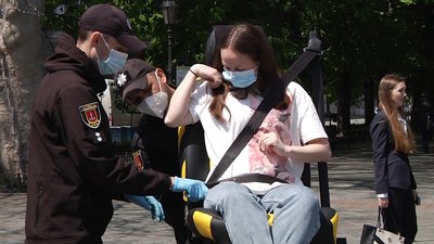 "Пристібайся – не жахайся": у центрі Одеси з'явився симулятор ДТП