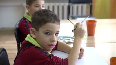 Херсонка відкрила школу малювання, яку відвідують діти від 3-4 років Херсонка відкрила школу малювання, яку відвідують діти від 3-4 років